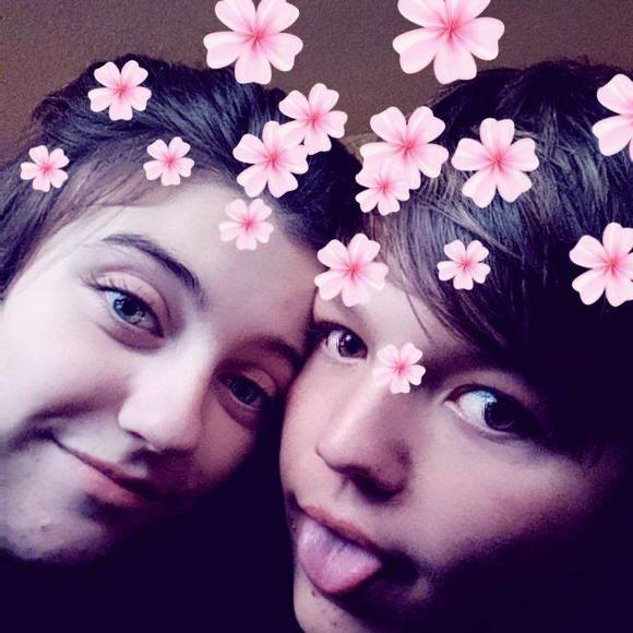 Meet your Posher, Britney - Picture 1 of 1